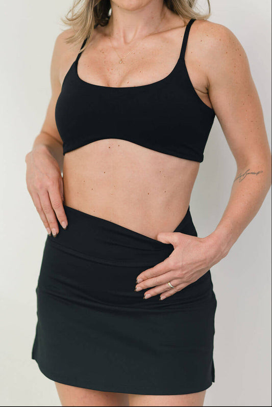 STRAIGHT FORM SKIRT BLACK