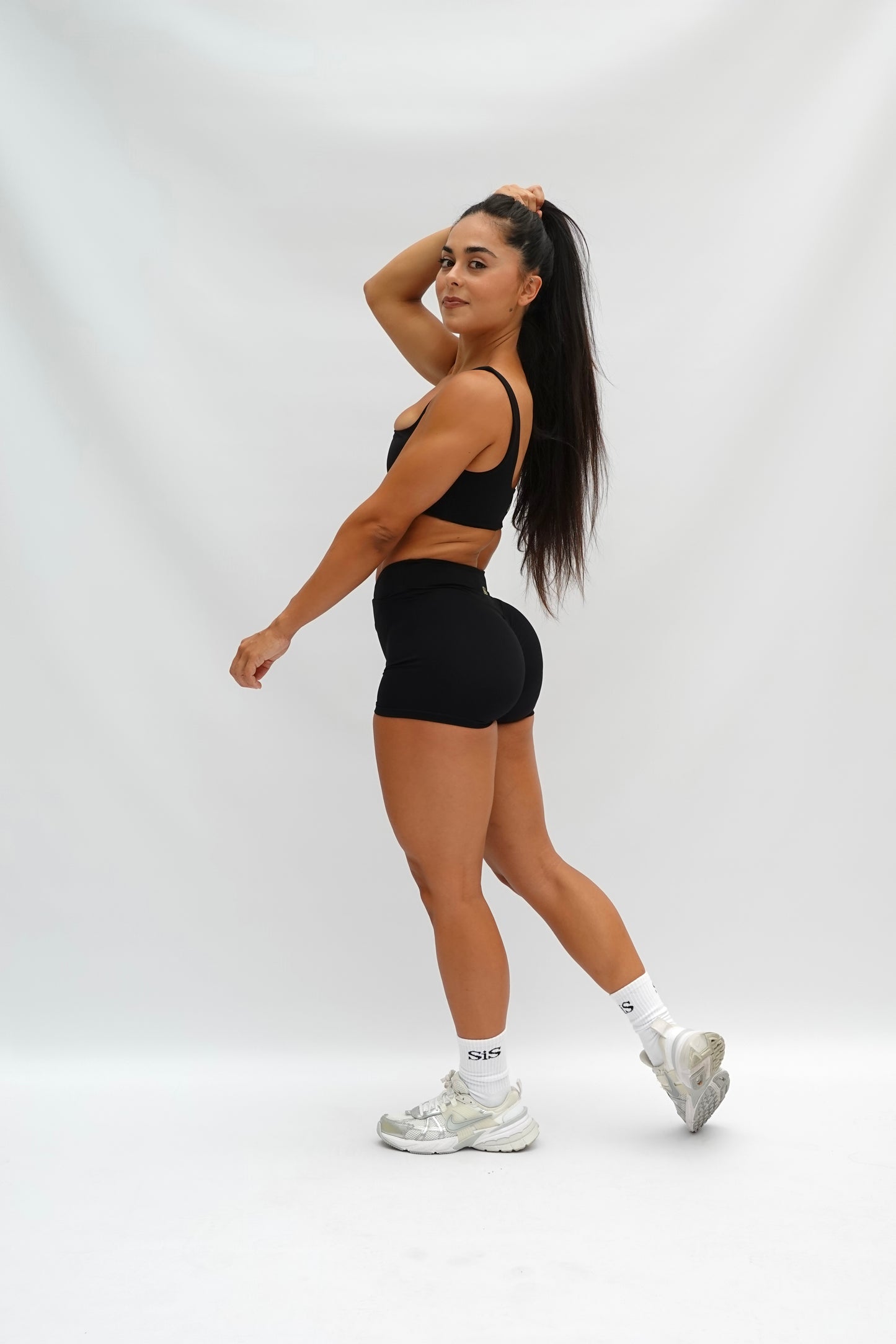 EL HIERRO SHORT  "V" WAIST LAVA BLACK (no scruch)