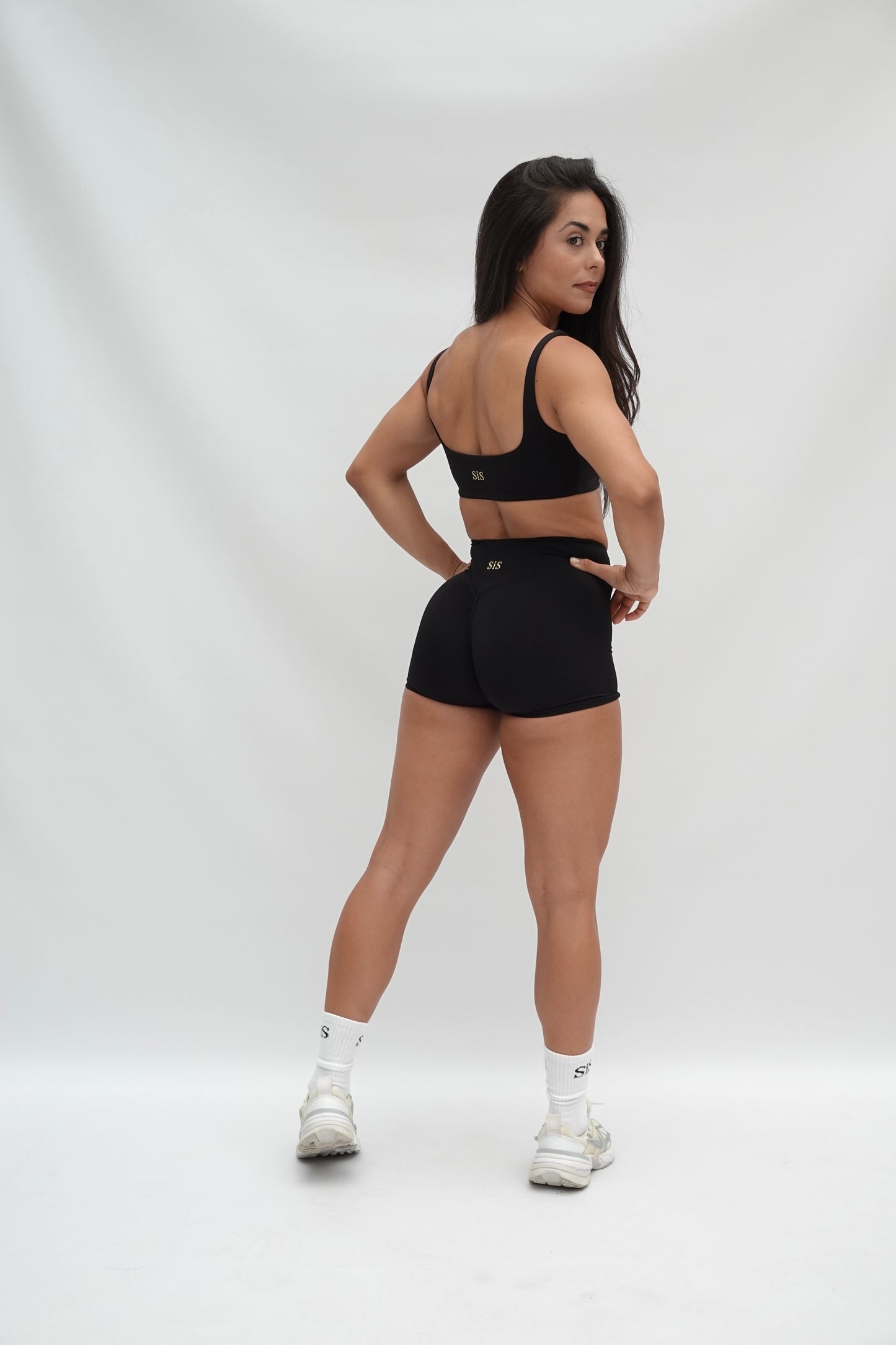 EL HIERRO SHORT  "V" WAIST LAVA BLACK (no scruch)