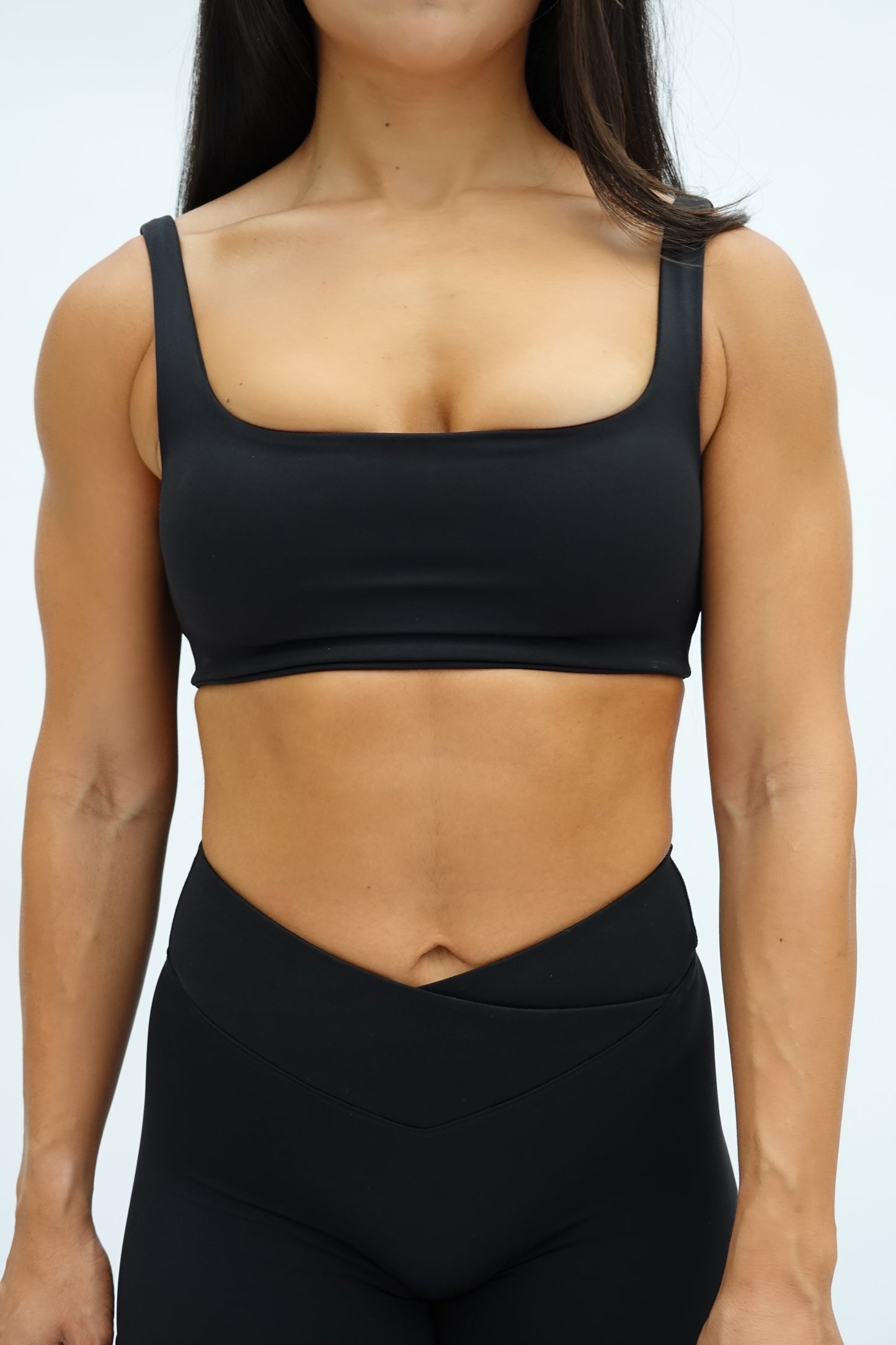 EL HIERRO SHORT  "V" WAIST LAVA BLACK (no scruch)