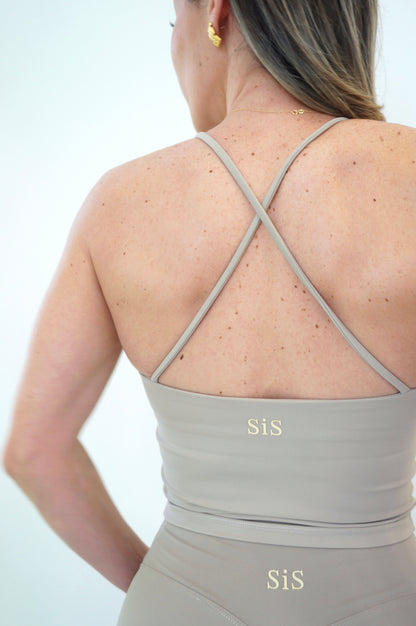 CONFIDENCE TANK LATTE